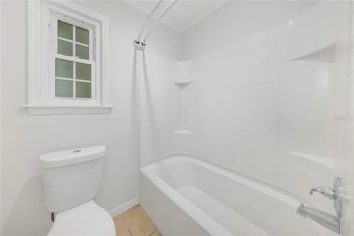 Master Bathroom - Tub