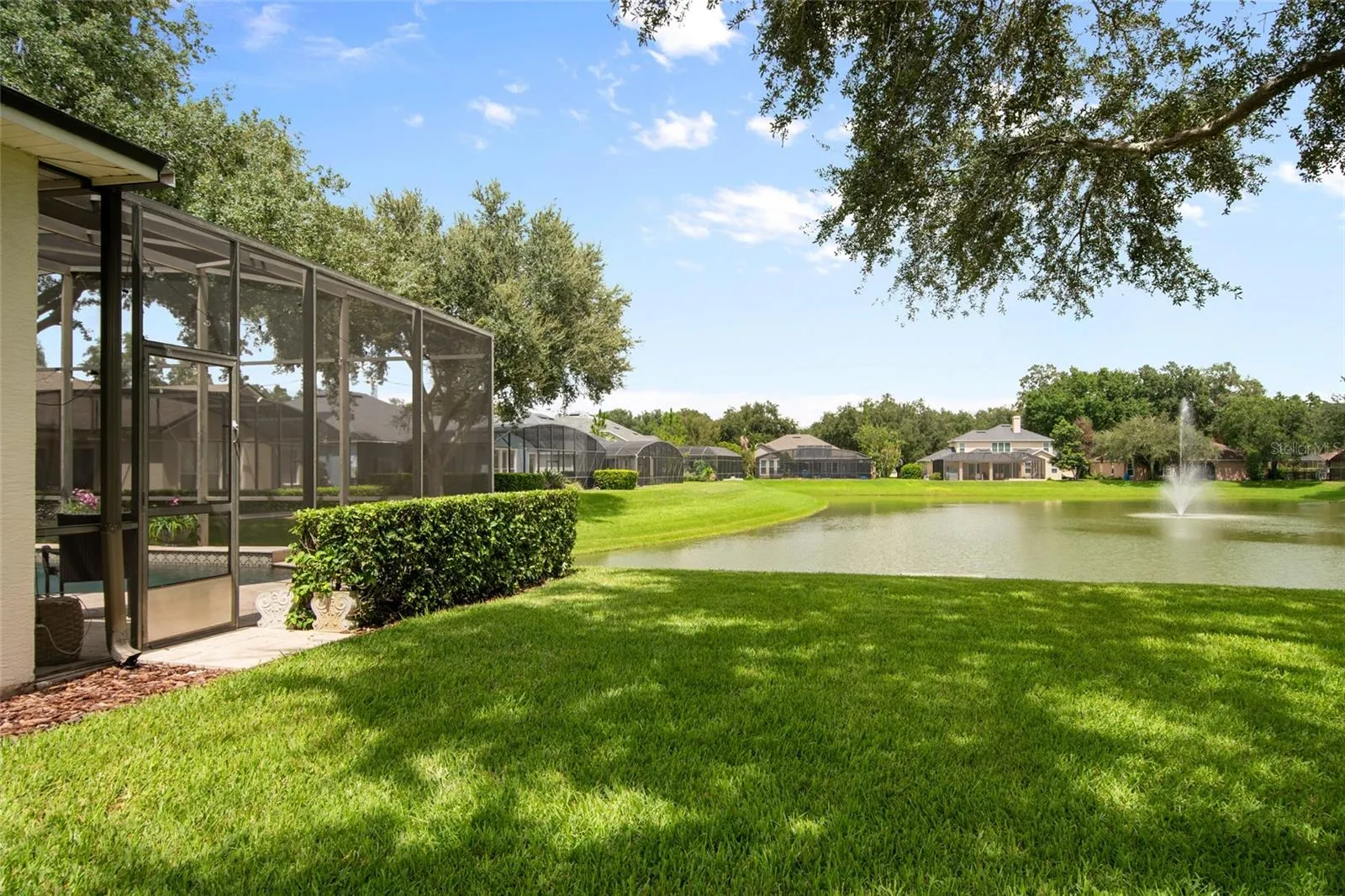 Oversized Side Yard