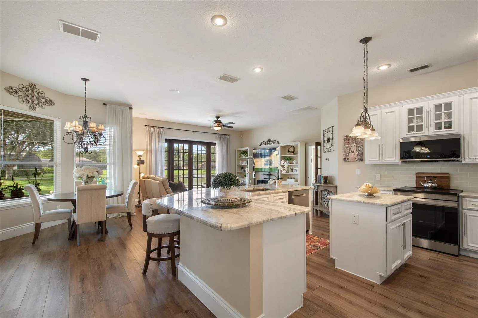 Kitchen and Breakfast Nook