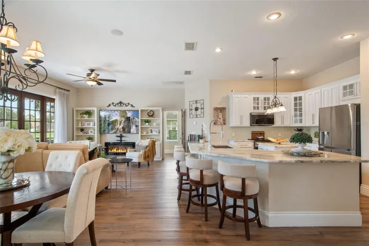 Kitchen and Breakfast Nook