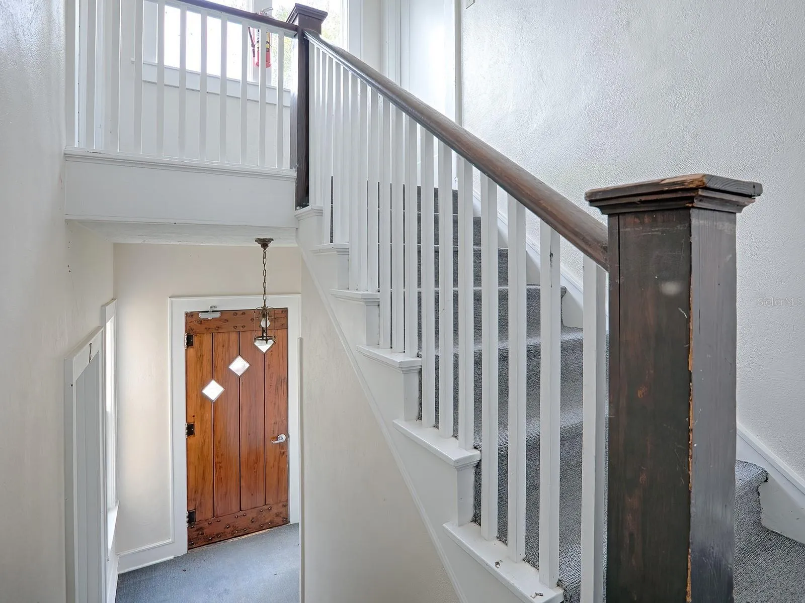 426_Front Lobby &amp; Stairs
