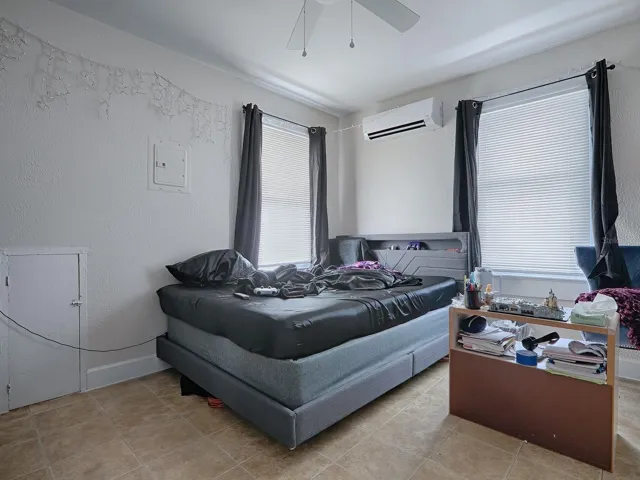 422_Unit#B_Bedroom