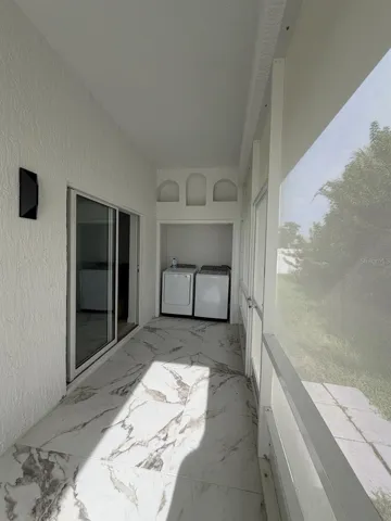 lanai + washer& dryer