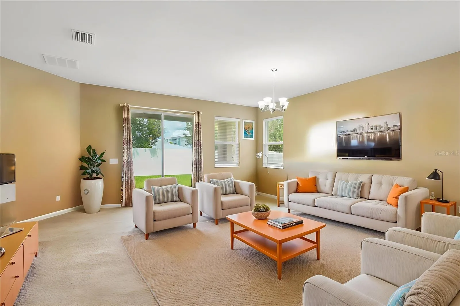 LIVING ROOM :)