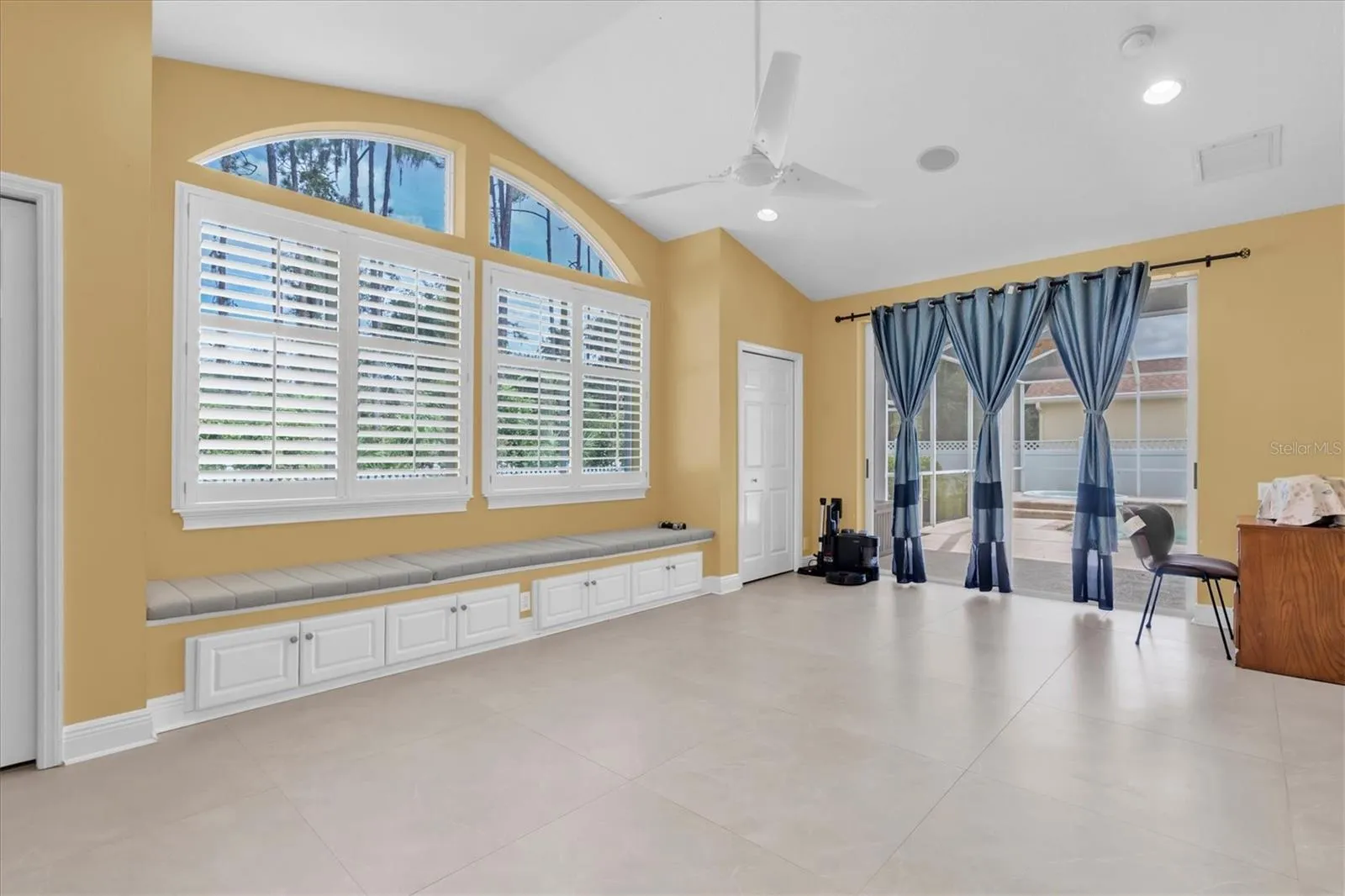 Bonus or could use as a bedroom