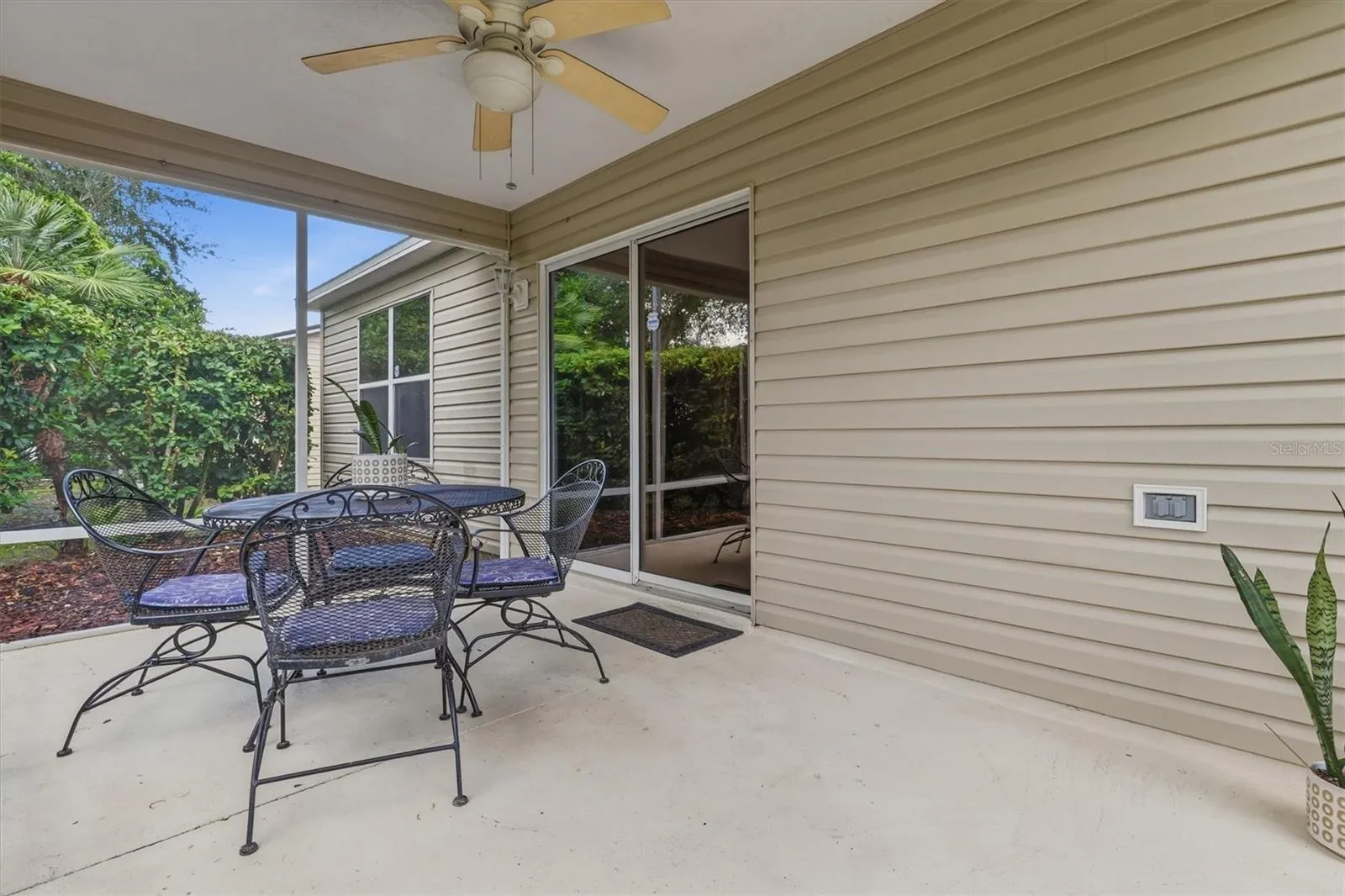 Lanai: "Private east-facing screened lanai for morning coffee and evening entertaining"