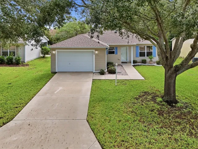 Front exterior:3565 Idlewood Loop exterior – Corpus Christi model home in Village of Summerhill, The Villages FL 32162