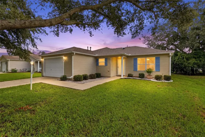 Front exterior:3565 Idlewood Loop exterior – Corpus Christi model home in Village of Summerhill, The Villages FL 32162