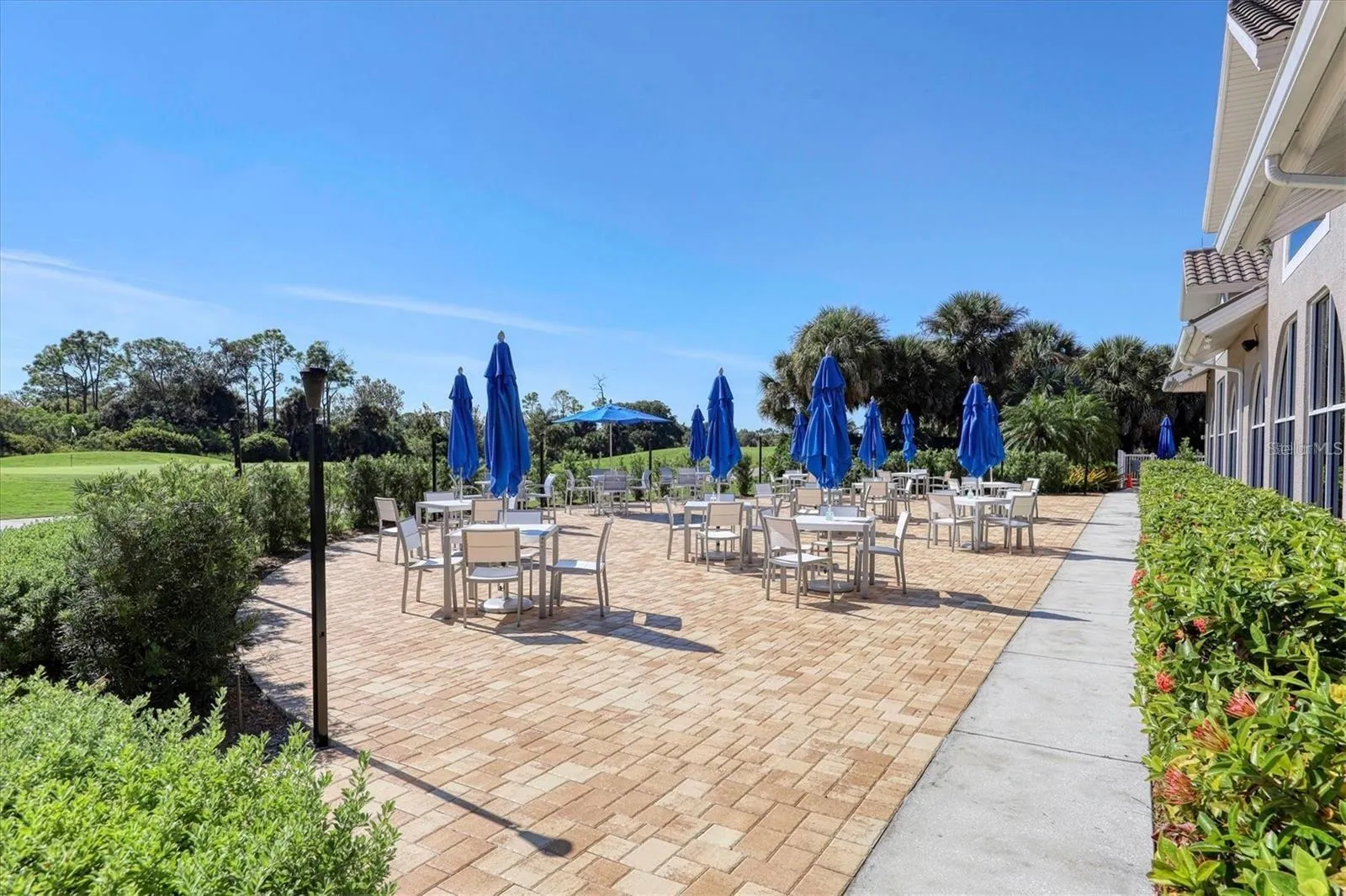 Stoneybrook Patio Dining