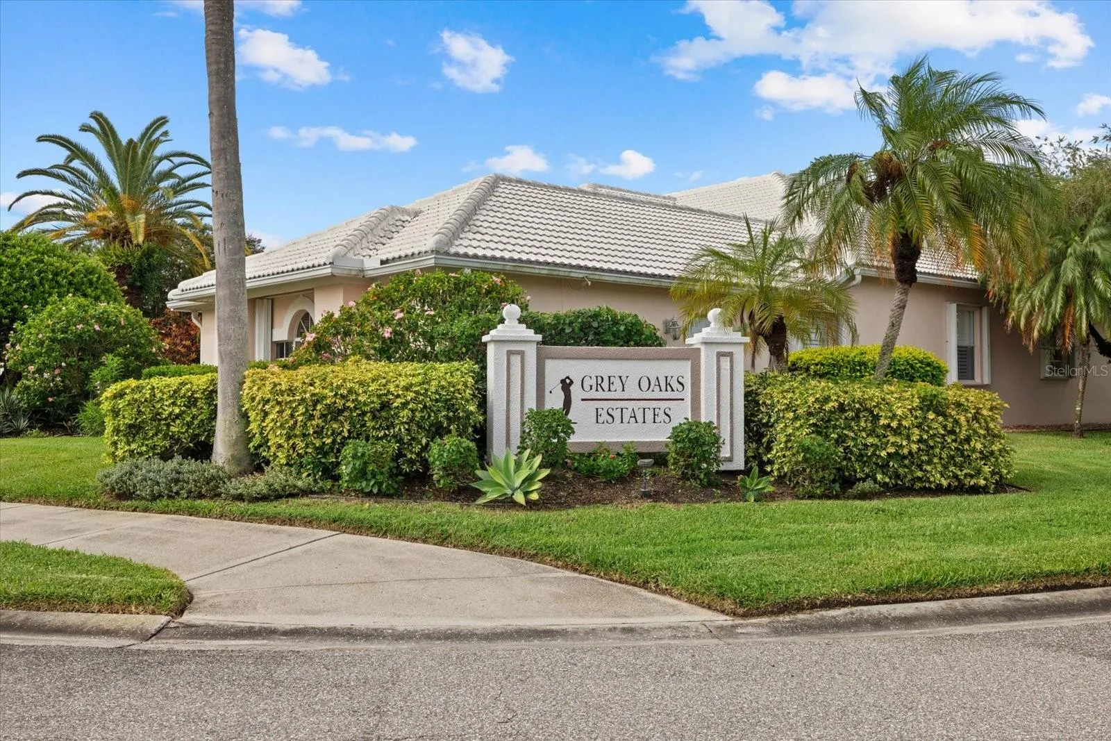 Sought after Grey Oaks Neighborhood