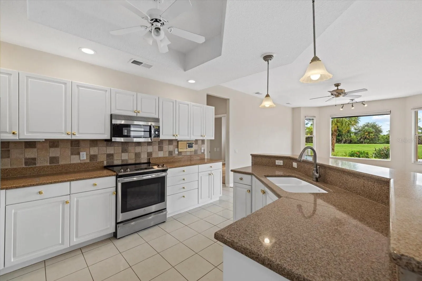 Kitchen has ALL Stainless Appliances