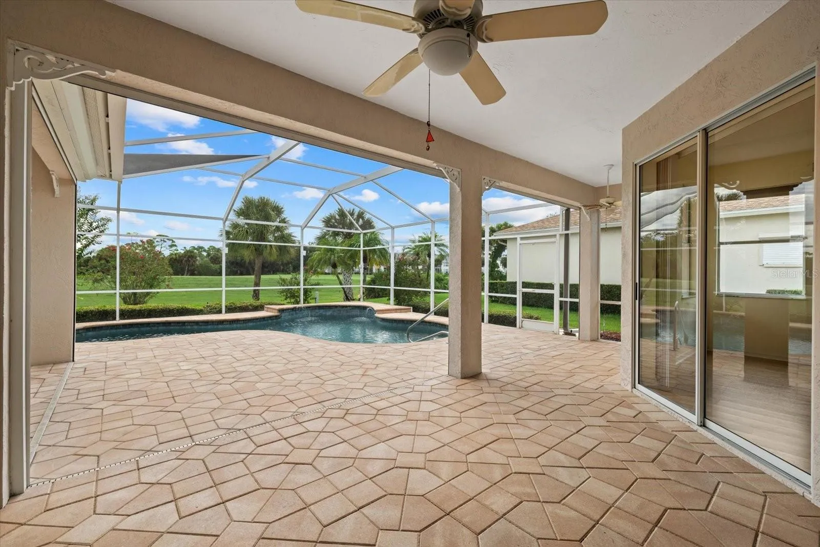 Huge Covered Lanai