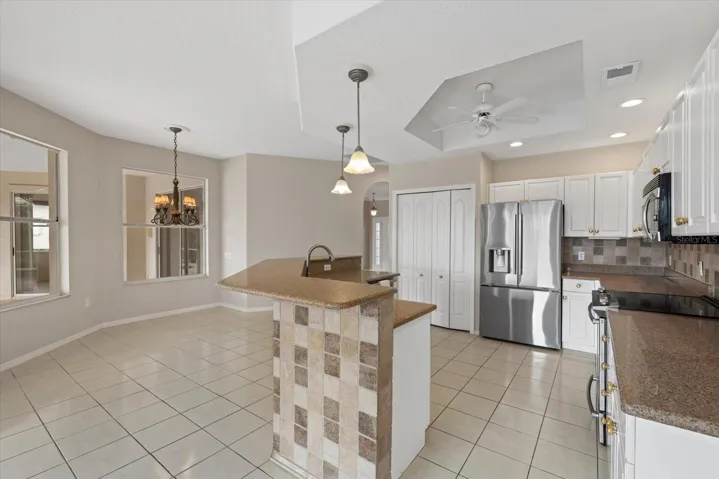 Kitchen-Breakfast room View