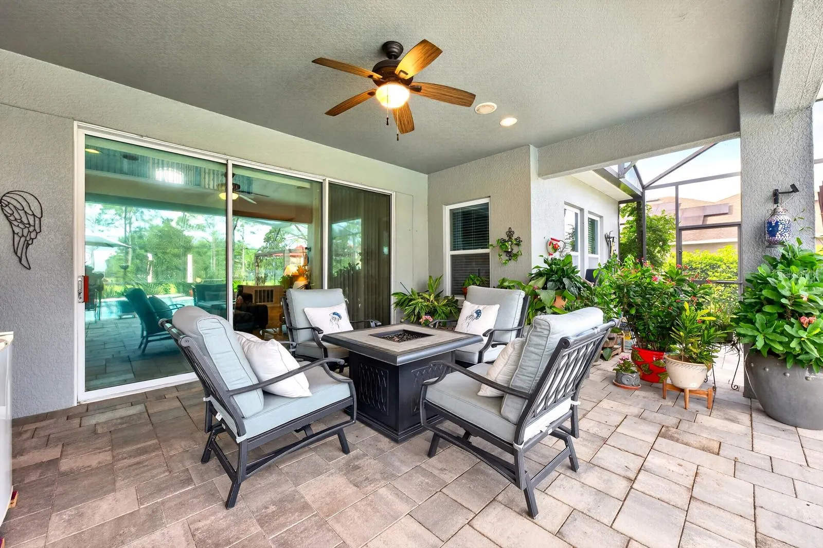 Covered Lanai.