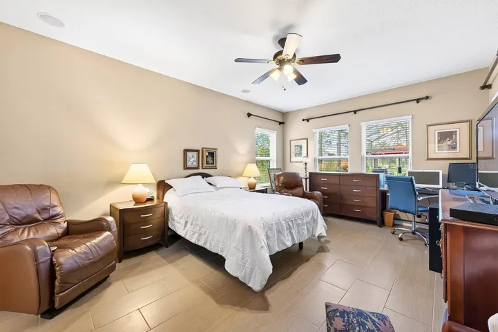 Main floor primary suite.