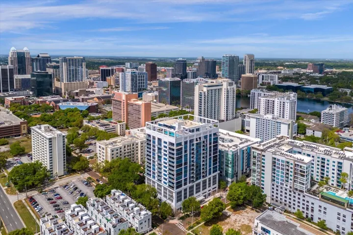 Star Tower. Downtown Orlando. 32801. Corner Unit 1406 faces directly towards the former Suntrust building.