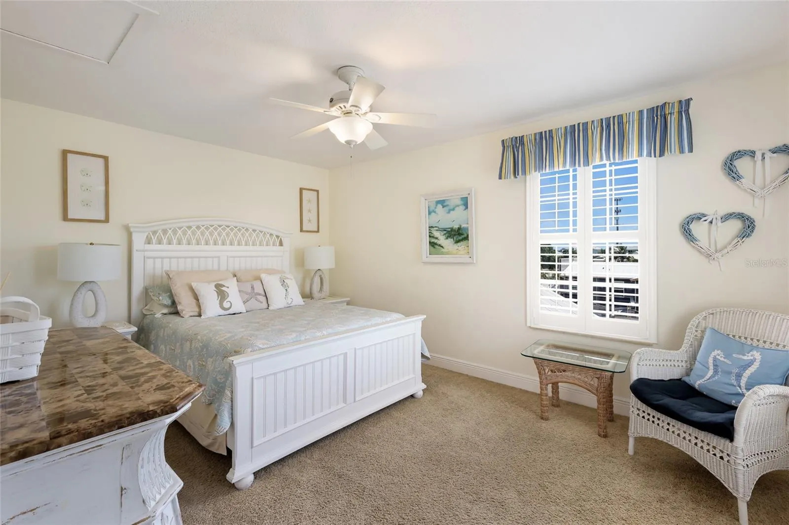 Bedroom 3, queen bed