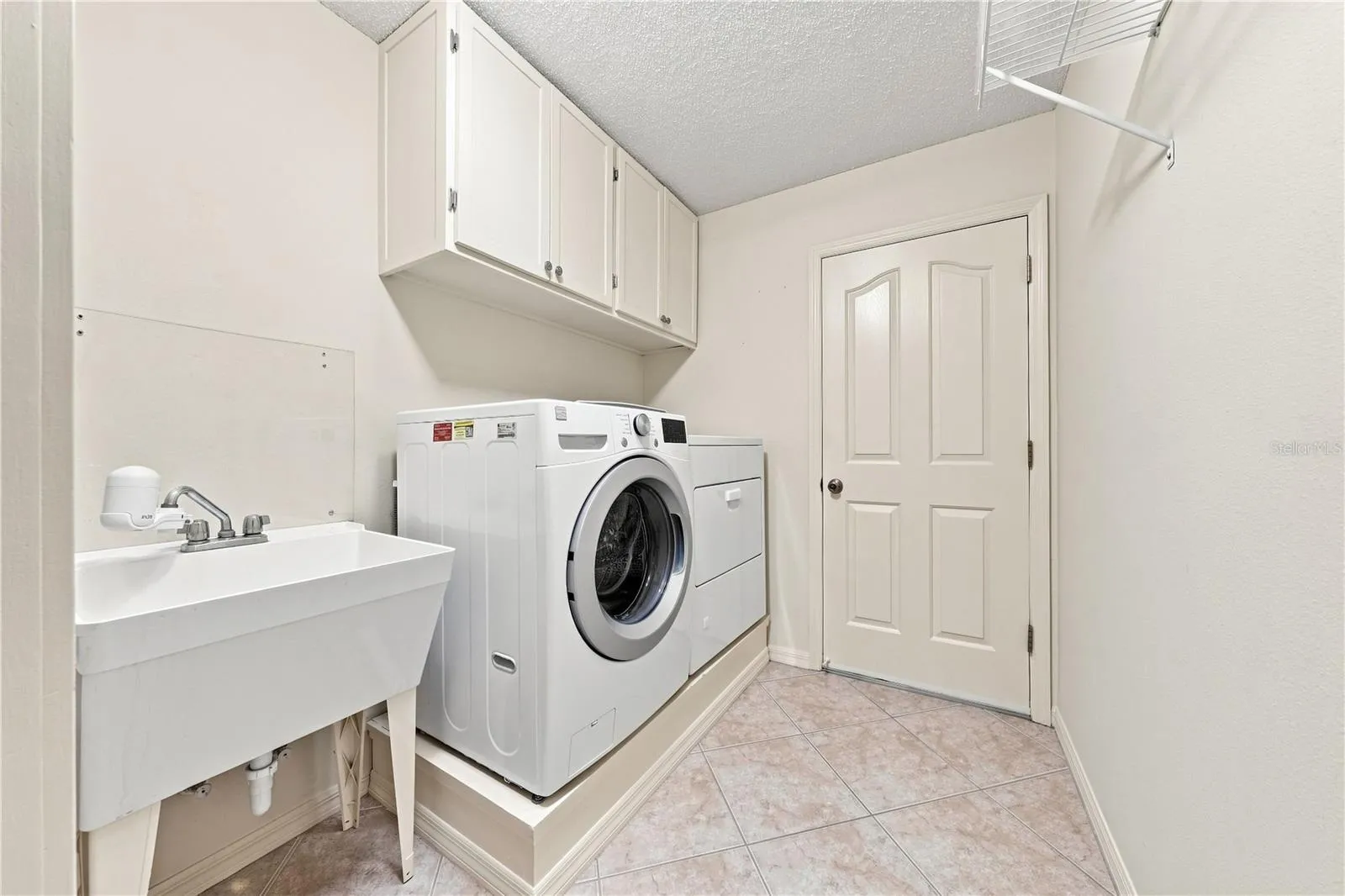 Laundry/Garage Entry