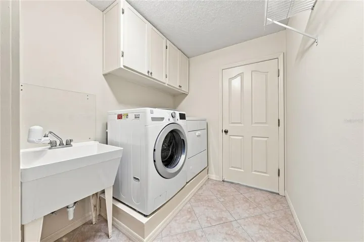 Laundry/Garage Entry