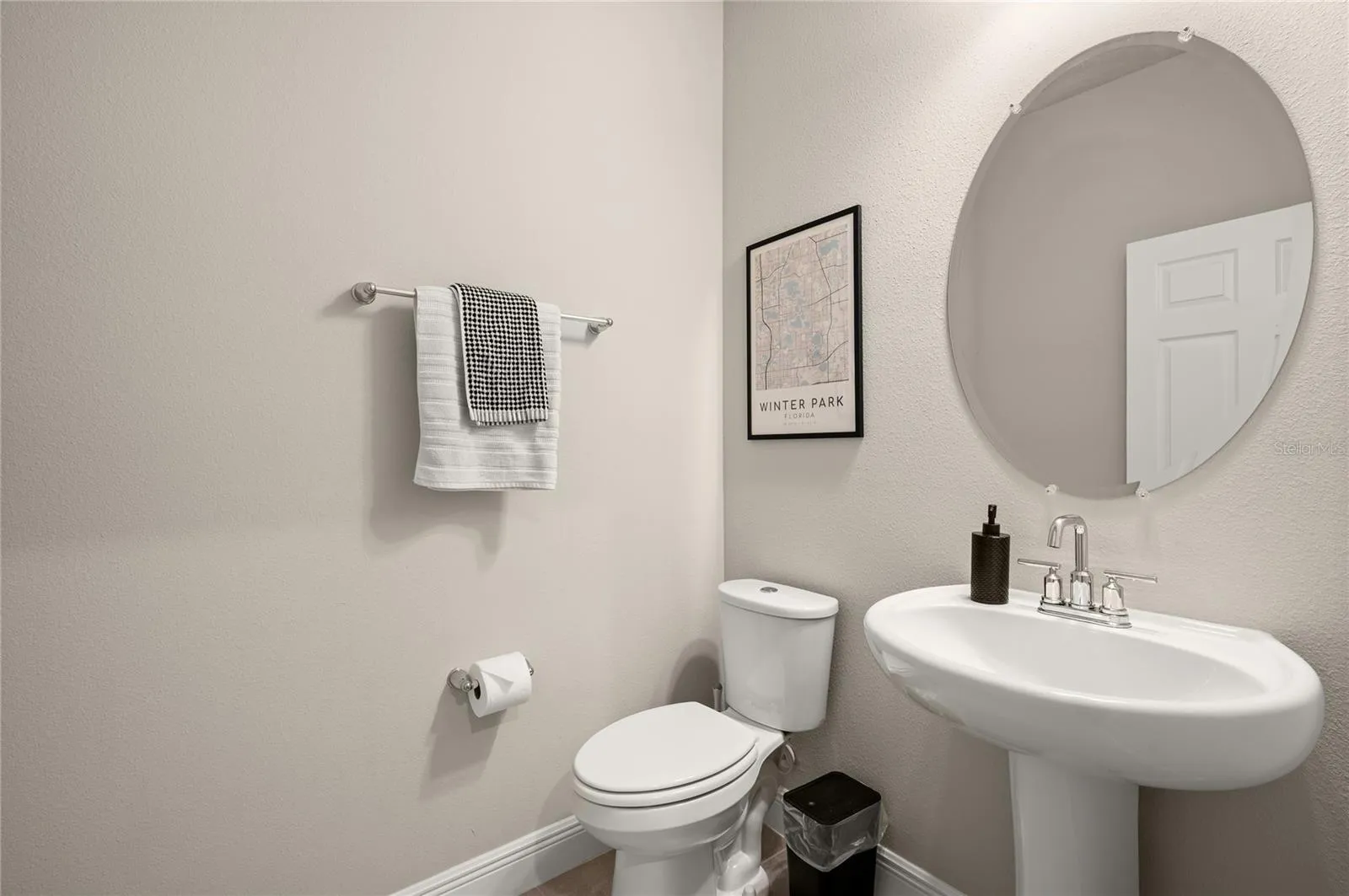 Guest Bathroom (downstairs)