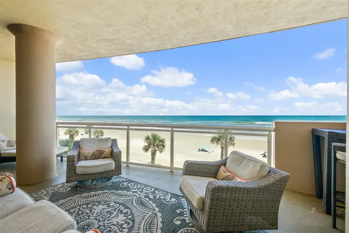 Largest balcony in the Shores