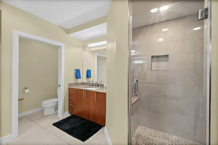 Glass shower