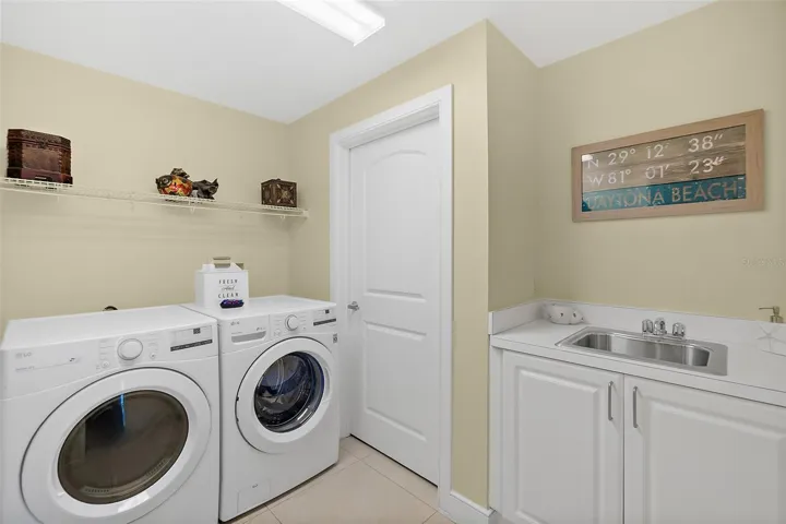Laundry room with sink
