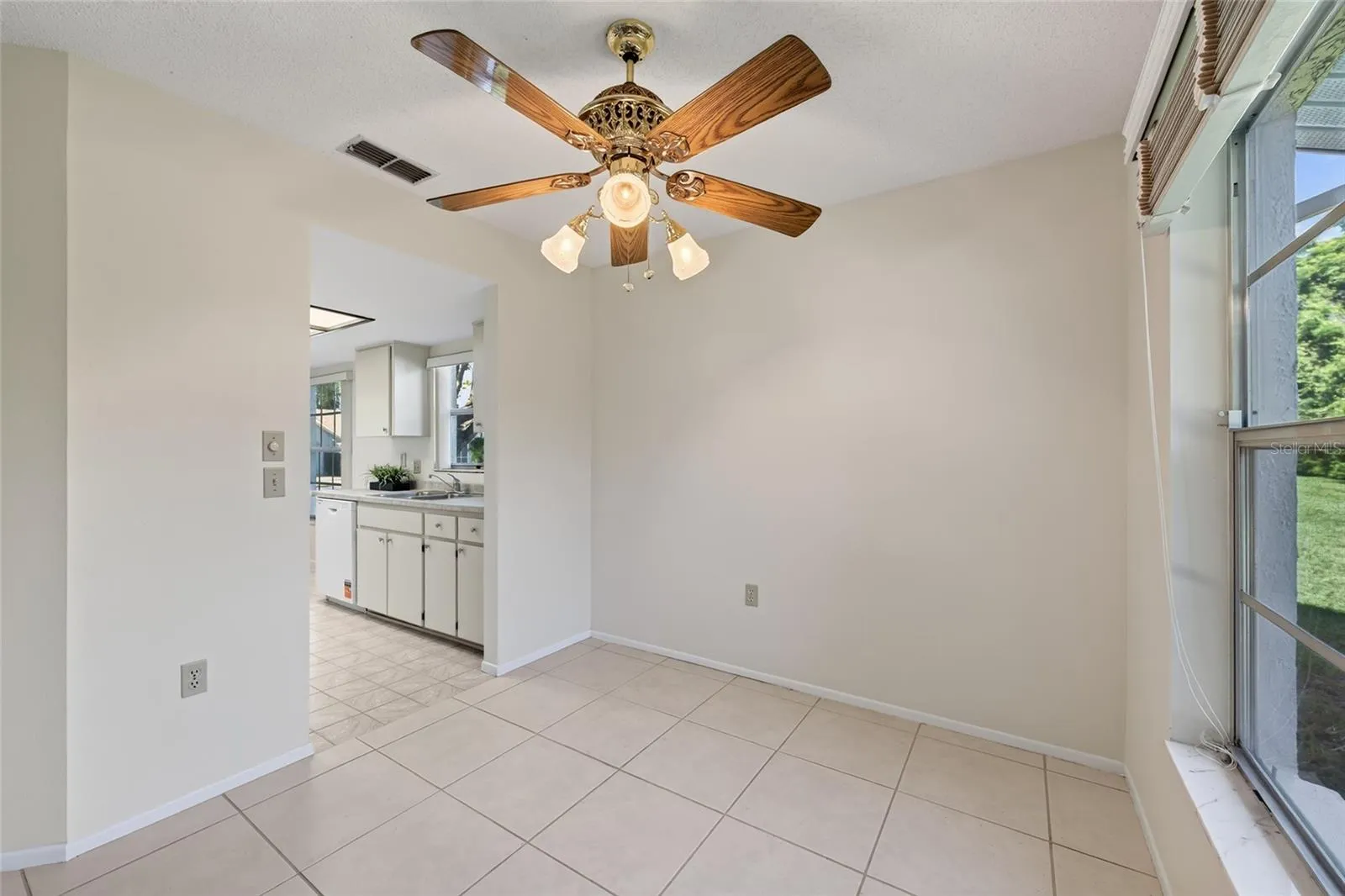 Dining Area- 9545 Danville Court, #42, New Port Richey, FL 34655Wedgewood Village Condos in Heritage Lake