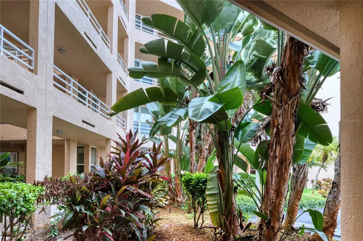 4480 entryway