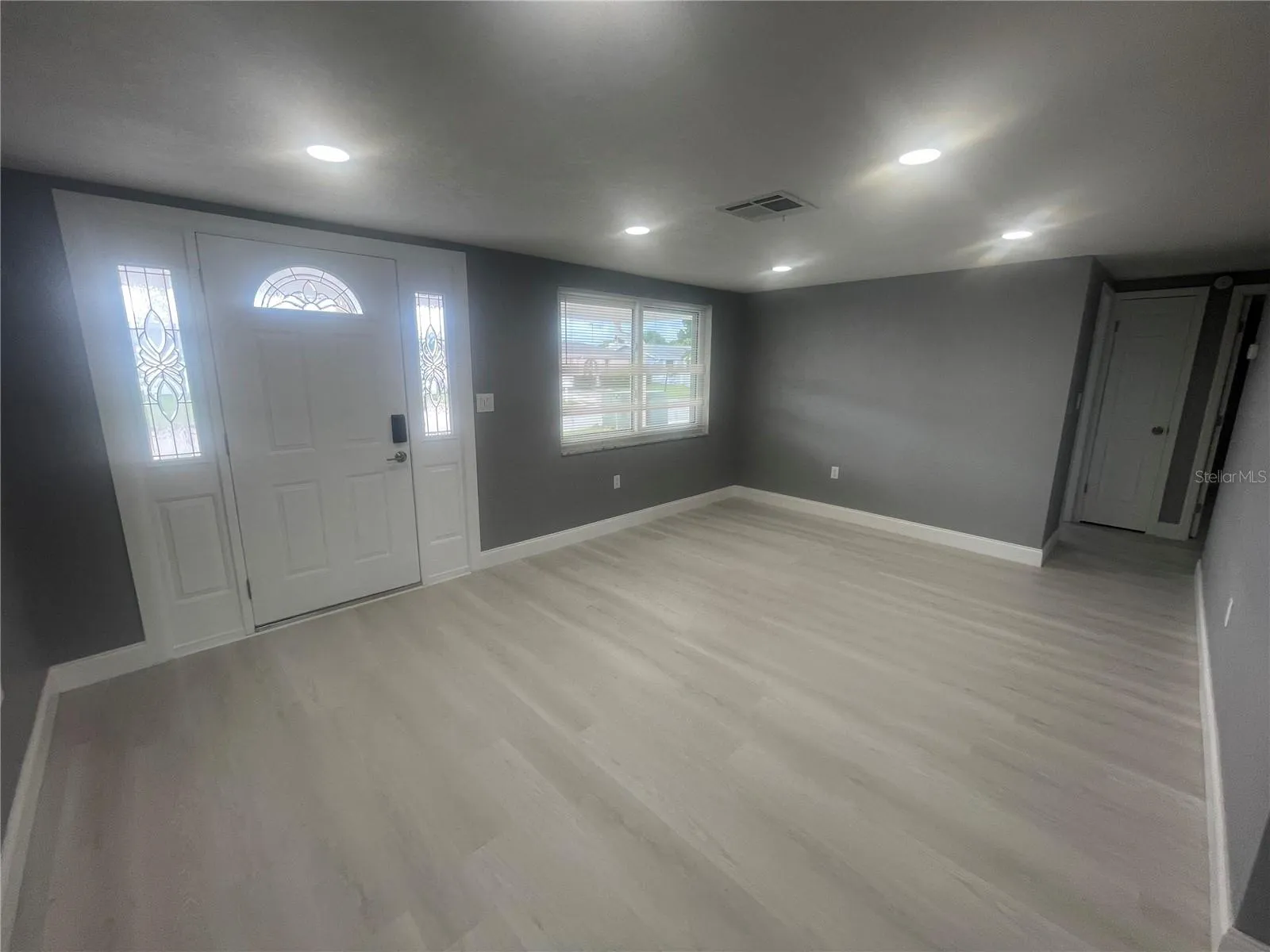 LICING ROOM