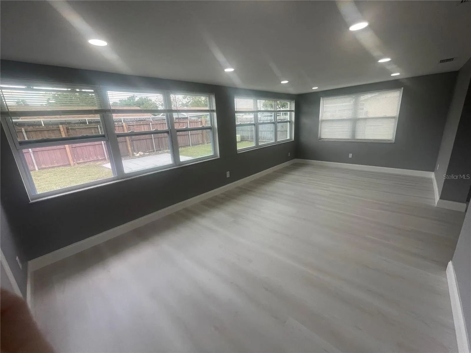 HUGE FAMILY ROOM