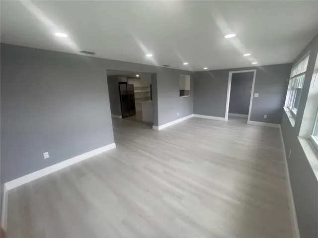 HUGE FAMILY ROOM