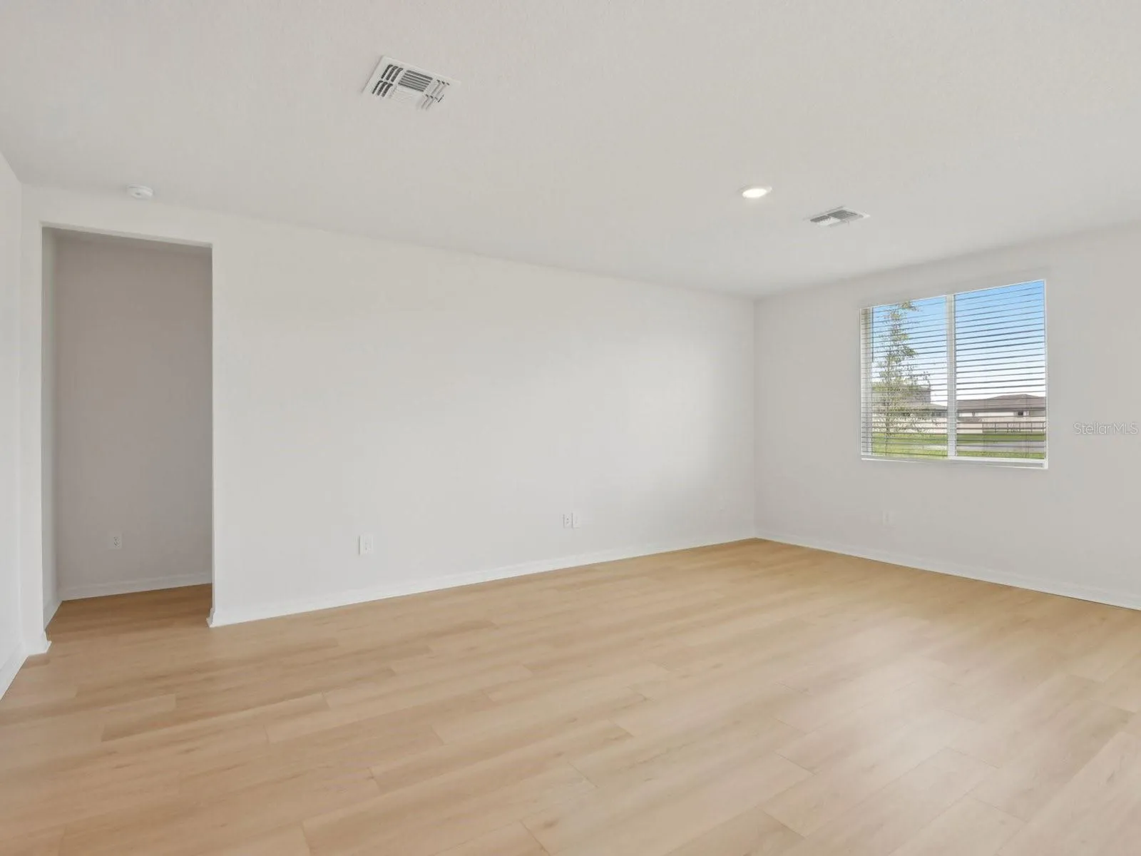 Photo is not of the actual home, but is an inspirational photo of builder’s model home and may depict options, furnishings, and/or decorator features that are not included