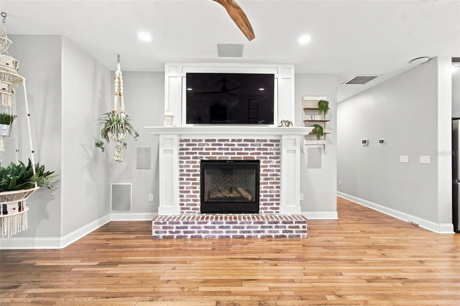 GAS FIREPLACE FOR COZY NIGHTS