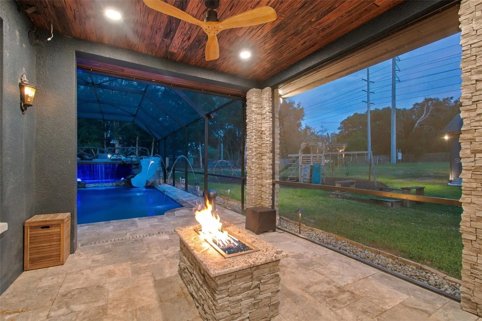 WOW THAT FIREPIT REALLY GLOWS