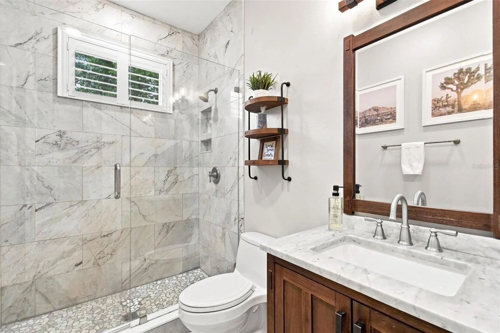 BATH 3 CUSTOME OVERSIZED SHOWER