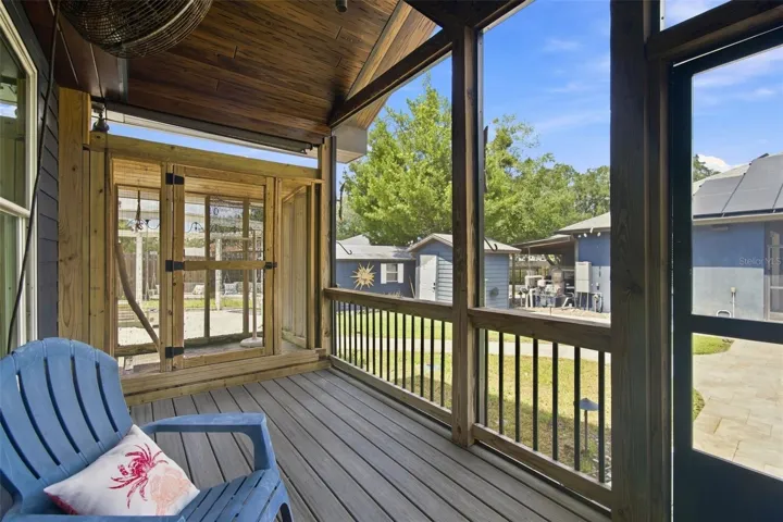 COMPLETELY SCREENED FRONT PORCH