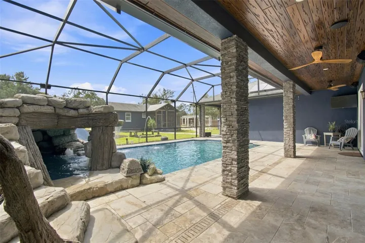 NOTICE THE BEAUTIFUL PECKY CYPRESS LANAI