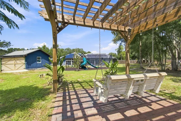 BEAUTIFUL PRIVATE PERGULA SWING