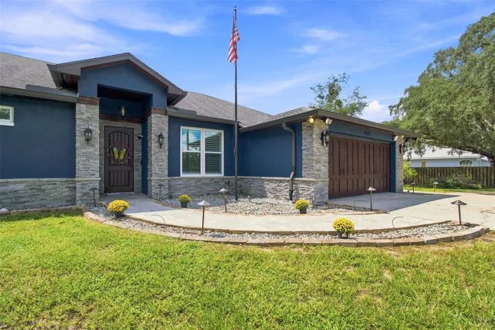 BEAUTIFUL CURB APPEAL