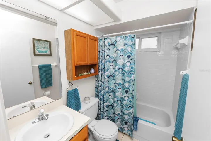 2nd Bathroom