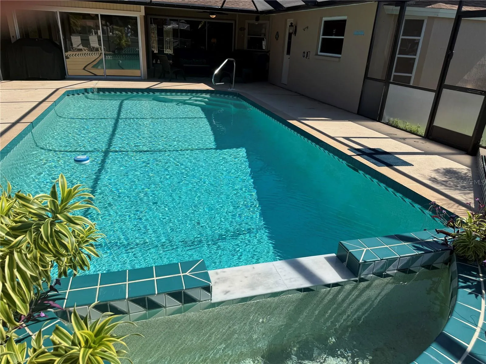 Pool to main seating area