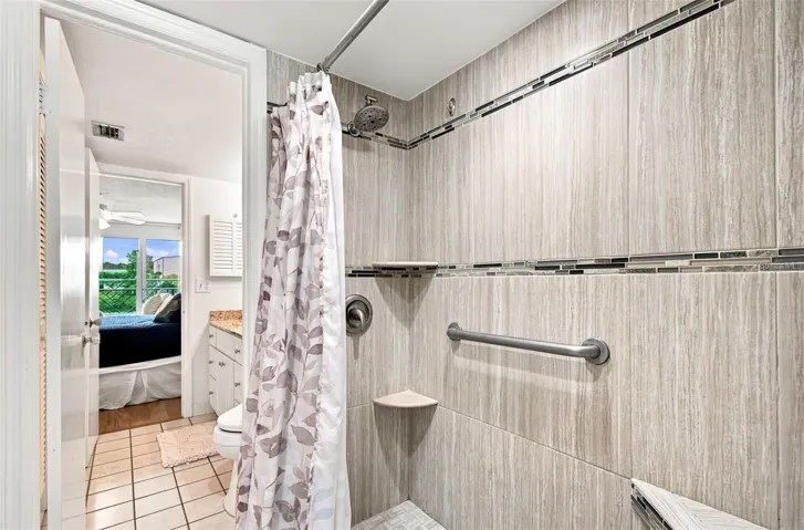 En Suite Bathroom