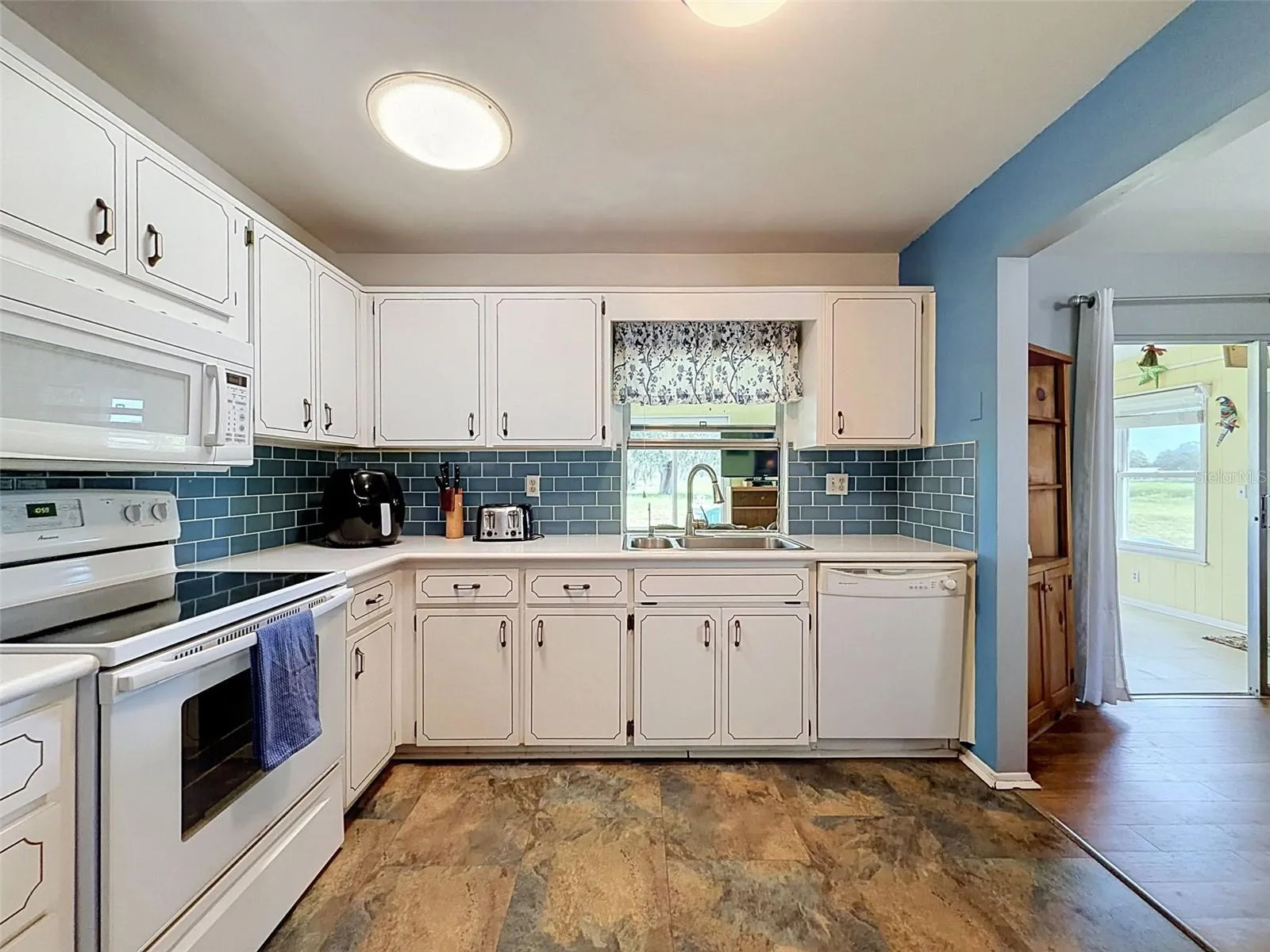 Spacious Kitchen