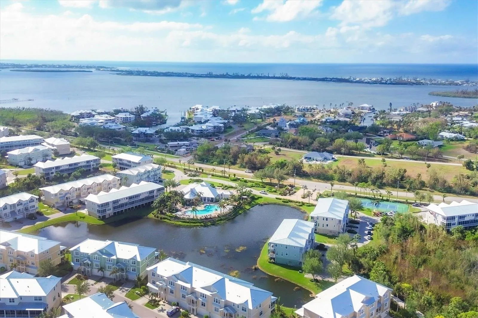 The Landings at Coral Creek is perfectly positioned closed to the Intracoastal &amp; Gulf for boaters, fishermen and beach lovers