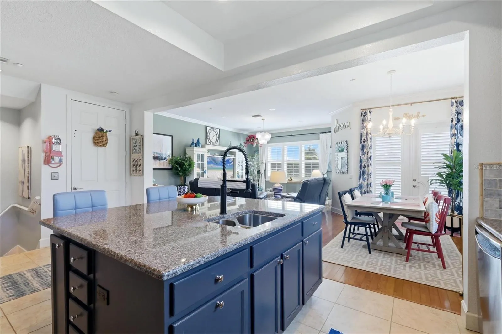 Enjoy cooking or entertaing family &amp; friends in this open concept floor plan
