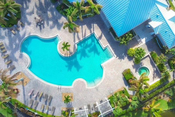 Pool &amp; Spa