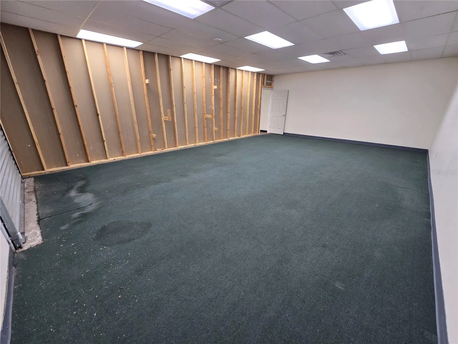 2nd area with roll up door.