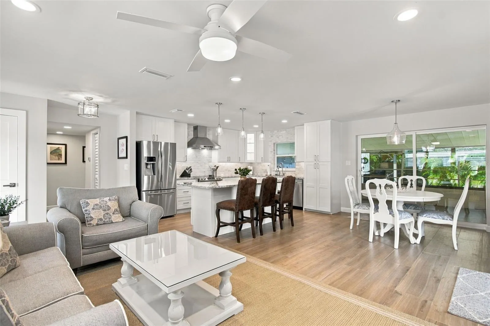 Fabulous Open Floorplan!