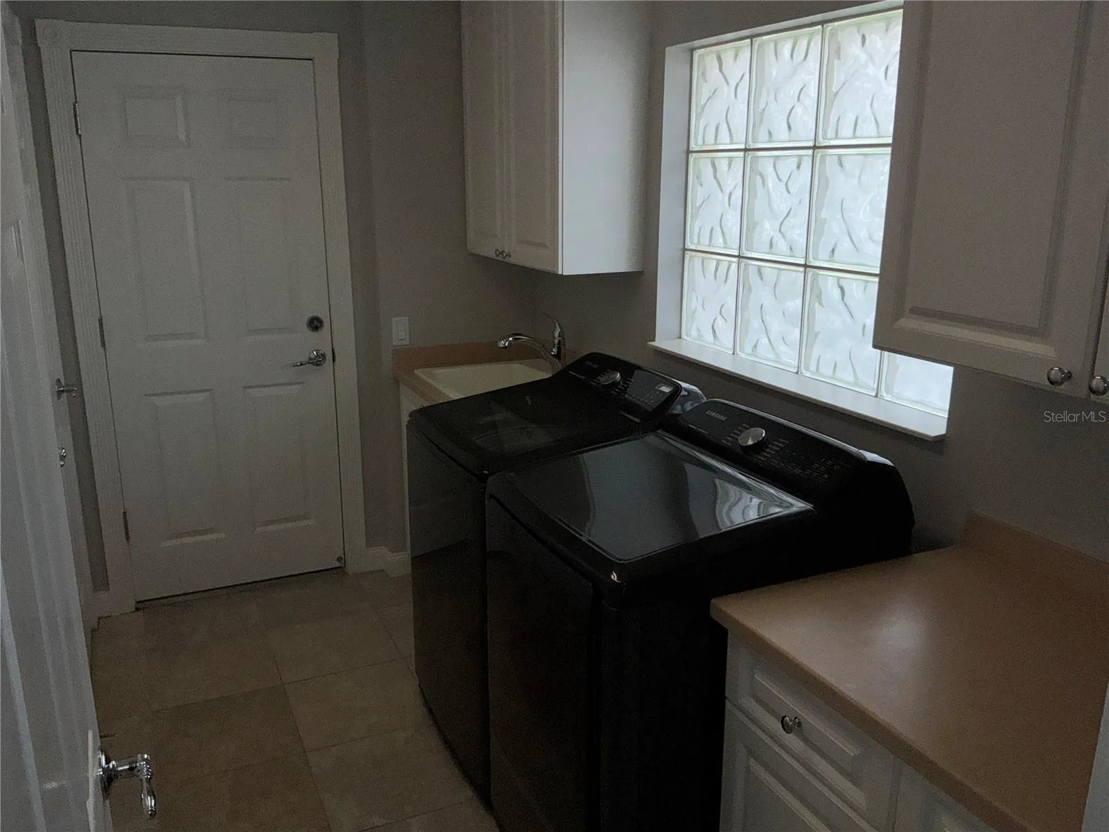 Indoor laundry room